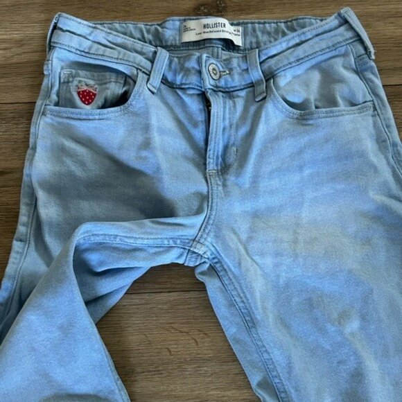 Hollister Sz 2R Strawberry Embroidered Low Rise Relaxed Straight Jeans - Picture 8 of 16
